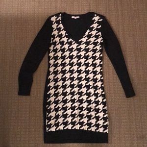 Banana republic houndstooth sweater dress size S